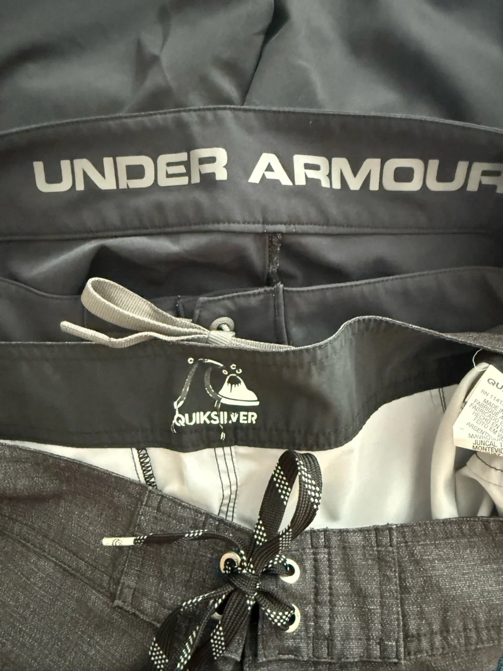 Under Armour/Quiksilver  Men’s Black Swim Board Shorts